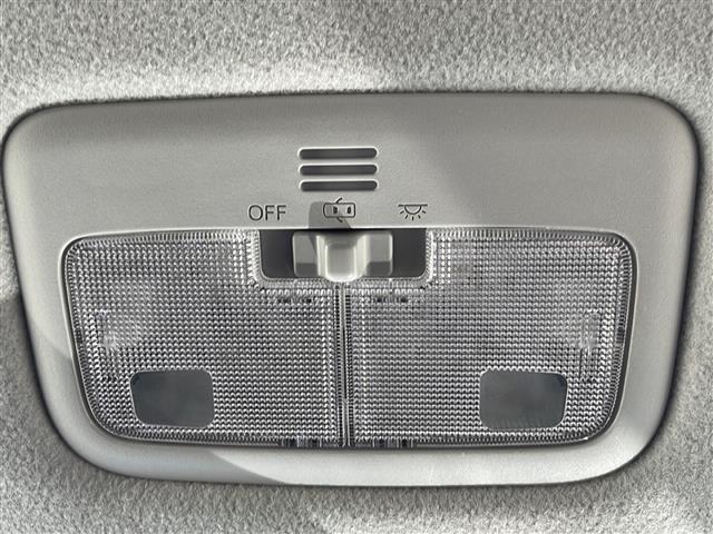 シエンタ Ｇ　クエロ　禁煙車純正７インチＳＤナビゲーション（ＮＳＺＴ－Ｗ６８Ｔ）ＡＭ／ＦＭ／ＣＤ／ＤＶＤＳＤ／ＢＴフルセグテレビバックカメラアラウンドビューモニタートヨタセーフティセンス革巻きステアリング　スペアキー有（20枚目）