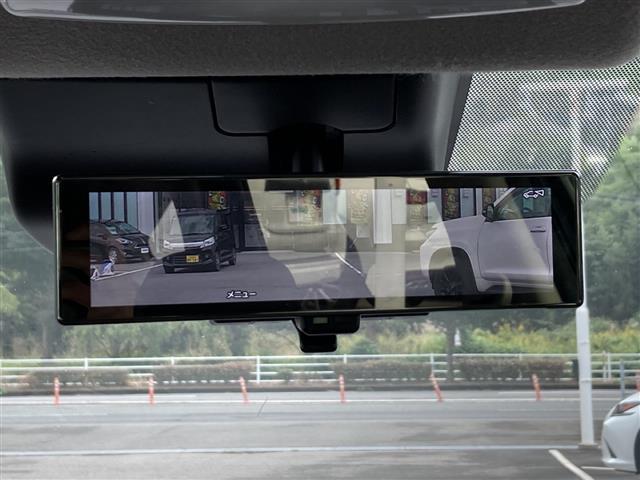 ノート Ｘ　純正９インチナビ　アラウンドビューモニター　エマージェンシーブレーキ　ＬＤＷ　コーナーセンサー　ブラインドスポットモニター　スマートルームミラー　電動パーキングブレーキ　オートブレーキホールド　ＥＴＣ（8枚目）