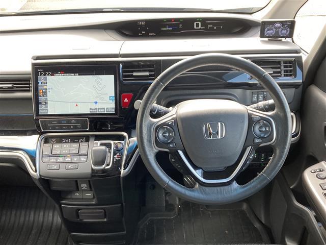 ステップワゴン ｅ：ＨＥＶモデューロＸ　ホンダセンシング　ワンオーナー　Ｇａｔｈｅｒｓ１０インチナビ　マルチビューカメラ　純正フリップダウンモニター　両側パワースライドドア　衝突被害軽減ブレーキ　路線逸脱警報　オートハイビーム　アダプティブクルーズコントロー（3枚目）