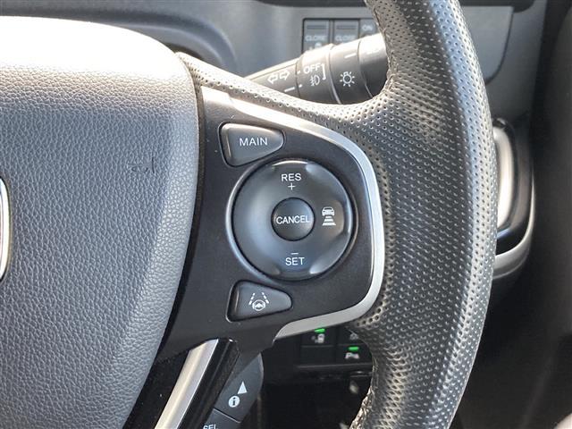 ステップワゴン ｅ：ＨＥＶモデューロＸ　ホンダセンシング　ワンオーナー　Ｇａｔｈｅｒｓ１０インチナビ　マルチビューカメラ　純正フリップダウンモニター　両側パワースライドドア　衝突被害軽減ブレーキ　路線逸脱警報　オートハイビーム　アダプティブクルーズコントロー（6枚目）