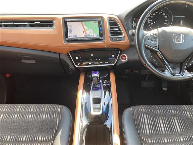 ヴェゼル ハイブリッドZ・ホンダセンシング ワンオーナー Gathersナビ バックカメラ 衝突被害軽減ブレーキ 路線逸脱警報 アダプティブクルーズコントロール 電動パーキングブレーキ オートブレーキホールド ステアリングリモコン パドルシフト(8枚目)