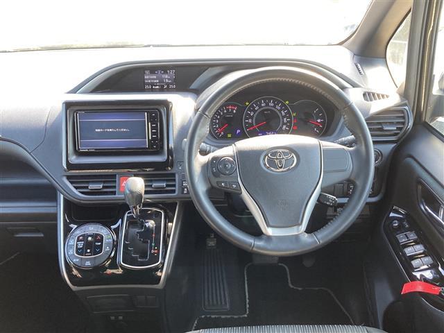 ヴォクシー ZS 煌 Stradaナビ ALPINEフリップダウンモニター プリクラッシュセーフティ レーンキープアシスト オートハイビーム クルーズコントロール 両側パワースライドドア バックカメラ アイドリングストップ(4枚目)