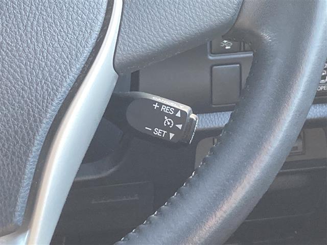 ヴォクシー ZS 煌 Stradaナビ ALPINEフリップダウンモニター プリクラッシュセーフティ レーンキープアシスト オートハイビーム クルーズコントロール 両側パワースライドドア バックカメラ アイドリングストップ(7枚目)