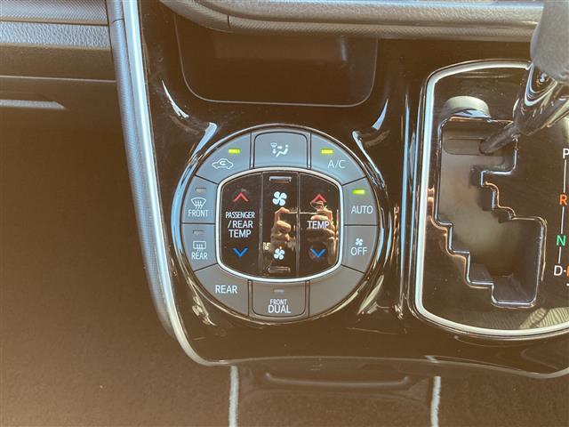 ヴォクシー ZS 煌 Stradaナビ ALPINEフリップダウンモニター プリクラッシュセーフティ レーンキープアシスト オートハイビーム クルーズコントロール 両側パワースライドドア バックカメラ アイドリングストップ(13枚目)