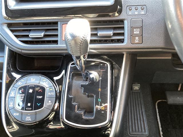 ヴォクシー ZS 煌 Stradaナビ ALPINEフリップダウンモニター プリクラッシュセーフティ レーンキープアシスト オートハイビーム クルーズコントロール 両側パワースライドドア バックカメラ アイドリングストップ(14枚目)