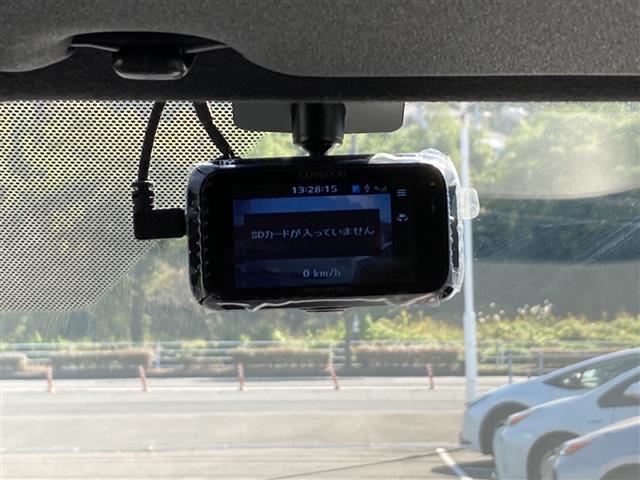 ヴォクシー ZS 煌 Stradaナビ ALPINEフリップダウンモニター プリクラッシュセーフティ レーンキープアシスト オートハイビーム クルーズコントロール 両側パワースライドドア バックカメラ アイドリングストップ(15枚目)