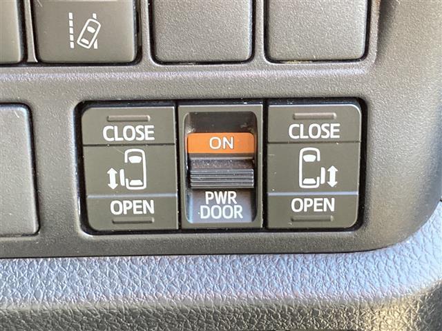 ヴォクシー ZS 煌 Stradaナビ ALPINEフリップダウンモニター プリクラッシュセーフティ レーンキープアシスト オートハイビーム クルーズコントロール 両側パワースライドドア バックカメラ アイドリングストップ(18枚目)