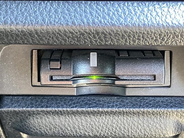 ヴォクシー ZS 煌 Stradaナビ ALPINEフリップダウンモニター プリクラッシュセーフティ レーンキープアシスト オートハイビーム クルーズコントロール 両側パワースライドドア バックカメラ アイドリングストップ(19枚目)