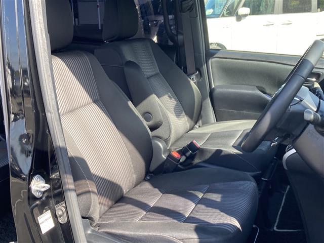 ヴォクシー ZS 煌 Stradaナビ ALPINEフリップダウンモニター プリクラッシュセーフティ レーンキープアシスト オートハイビーム クルーズコントロール 両側パワースライドドア バックカメラ アイドリングストップ(21枚目)