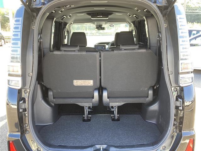 ヴォクシー ZS 煌 Stradaナビ ALPINEフリップダウンモニター プリクラッシュセーフティ レーンキープアシスト オートハイビーム クルーズコントロール 両側パワースライドドア バックカメラ アイドリングストップ(24枚目)