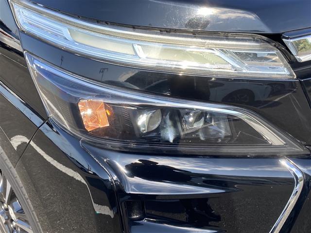 ヴォクシー ZS 煌 Stradaナビ ALPINEフリップダウンモニター プリクラッシュセーフティ レーンキープアシスト オートハイビーム クルーズコントロール 両側パワースライドドア バックカメラ アイドリングストップ(27枚目)