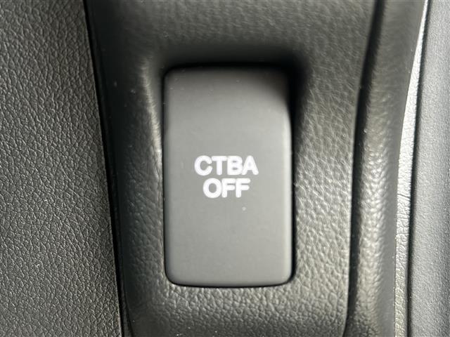 N-BOXカスタム G SSパッケージ Carrozzeriaナビ CTBA 両側パワースライドドア ETC 革巻きステアリング ステアリングリモコン プッシュスタート スマートキー HIDヘッドライト フォグライト 純正アルミホイール(17枚目)