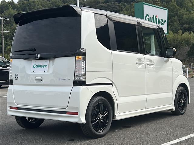 N-BOXカスタム G SSパッケージ Carrozzeriaナビ CTBA 両側パワースライドドア ETC 革巻きステアリング ステアリングリモコン プッシュスタート スマートキー HIDヘッドライト フォグライト 純正アルミホイール(34枚目)