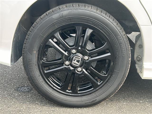 N-BOXカスタム G SSパッケージ Carrozzeriaナビ CTBA 両側パワースライドドア ETC 革巻きステアリング ステアリングリモコン プッシュスタート スマートキー HIDヘッドライト フォグライト 純正アルミホイール(37枚目)