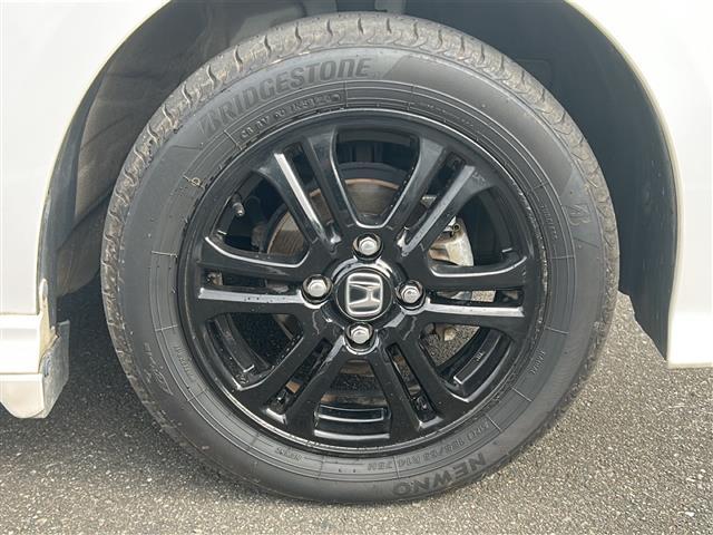 N-BOXカスタム G SSパッケージ Carrozzeriaナビ CTBA 両側パワースライドドア ETC 革巻きステアリング ステアリングリモコン プッシュスタート スマートキー HIDヘッドライト フォグライト 純正アルミホイール(38枚目)