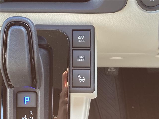 シエンタ ハイブリッドZ 純正10.5インチディスプレイオーディオ パノラマミックビューモニター 両側パワースライドドア プリクラッシュセーフティ レーンディパーチャーアラート アダプティブクルーズコントロール(15枚目)