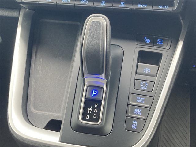 ノア ハイブリッドＳ－Ｚ　純正１０．５インチディスプレイオーディオ　パノラマミックビューモニター　純正フリップダウンモニター　両側パワースライドドア　プリクラッシュセーフティ　レーンディパーチャーアラート　オートハイビーム（15枚目）