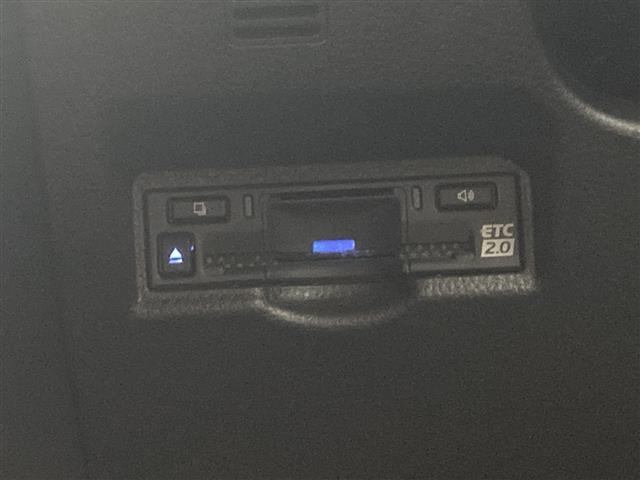 ノア ハイブリッドＳ－Ｚ　純正１０．５インチディスプレイオーディオ　パノラマミックビューモニター　純正フリップダウンモニター　両側パワースライドドア　プリクラッシュセーフティ　レーンディパーチャーアラート　オートハイビーム（20枚目）