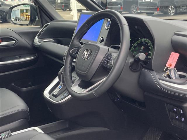 ノア ハイブリッドＳ－Ｚ　純正１０．５インチディスプレイオーディオ　パノラマミックビューモニター　純正フリップダウンモニター　両側パワースライドドア　プリクラッシュセーフティ　レーンディパーチャーアラート　オートハイビーム（23枚目）