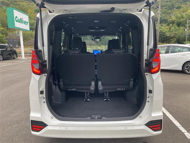 ノア ハイブリッドＳ－Ｚ　純正１０．５インチディスプレイオーディオ　パノラマミックビューモニター　純正フリップダウンモニター　両側パワースライドドア　プリクラッシュセーフティ　レーンディパーチャーアラート　オートハイビーム（27枚目）