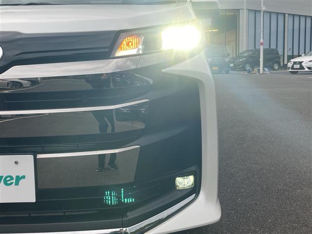 ノア ハイブリッドＳ－Ｚ　純正１０．５インチディスプレイオーディオ　パノラマミックビューモニター　純正フリップダウンモニター　両側パワースライドドア　プリクラッシュセーフティ　レーンディパーチャーアラート　オートハイビーム（31枚目）