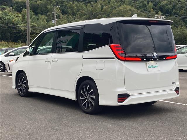 ノア ハイブリッドＳ－Ｚ　純正１０．５インチディスプレイオーディオ　パノラマミックビューモニター　純正フリップダウンモニター　両側パワースライドドア　プリクラッシュセーフティ　レーンディパーチャーアラート　オートハイビーム（35枚目）