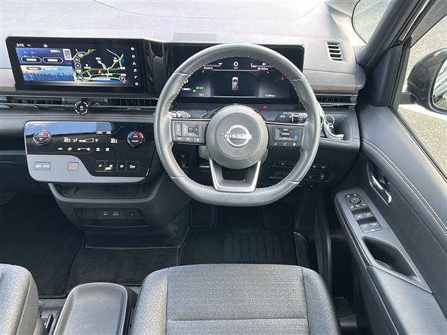 セレナ ｅ－パワー　ハイウェイスターＶ　純正１２．３インチナビ　アラウンドビューモニター　プロパイロット　両側パワースライドドア　エマージェンシーブレーキ　ＬＤＷ　コーナーセンサー　ブラインドスポットモニター　電動パーキングブレーキ（2枚目）