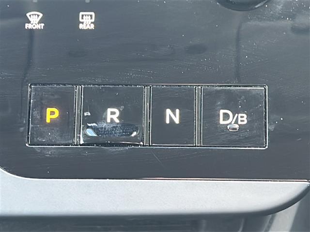 セレナ ｅ－パワー　ハイウェイスターＶ　純正１２．３インチナビ　アラウンドビューモニター　プロパイロット　両側パワースライドドア　エマージェンシーブレーキ　ＬＤＷ　コーナーセンサー　ブラインドスポットモニター　電動パーキングブレーキ（15枚目）