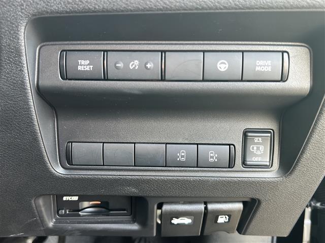 セレナ ｅ－パワー　ハイウェイスターＶ　純正１２．３インチナビ　アラウンドビューモニター　プロパイロット　両側パワースライドドア　エマージェンシーブレーキ　ＬＤＷ　コーナーセンサー　ブラインドスポットモニター　電動パーキングブレーキ（20枚目）