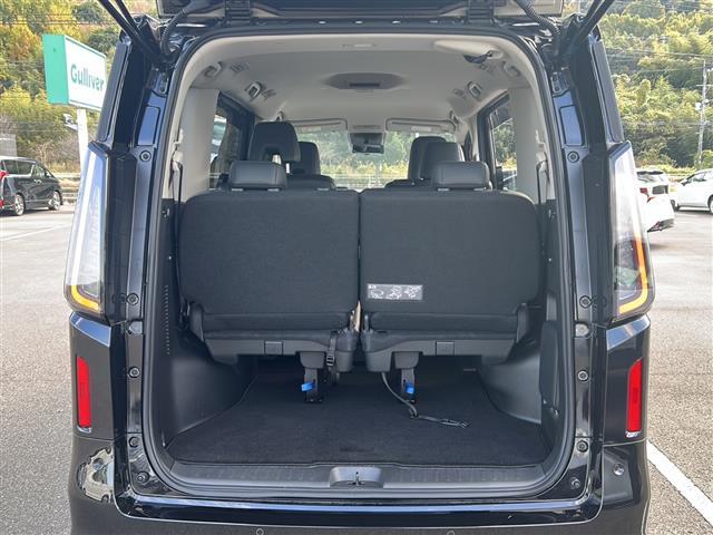 セレナ ｅ－パワー　ハイウェイスターＶ　純正１２．３インチナビ　アラウンドビューモニター　プロパイロット　両側パワースライドドア　エマージェンシーブレーキ　ＬＤＷ　コーナーセンサー　ブラインドスポットモニター　電動パーキングブレーキ（27枚目）