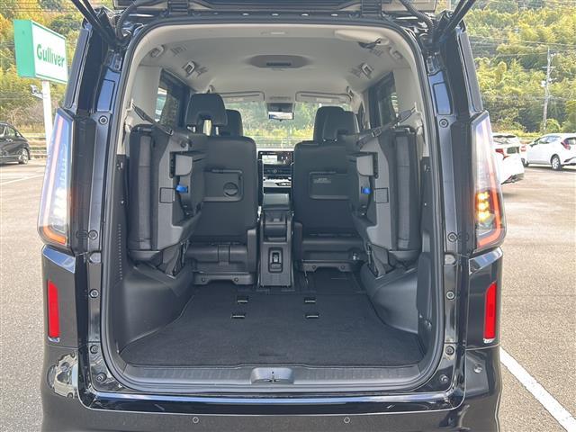 セレナ ｅ－パワー　ハイウェイスターＶ　純正１２．３インチナビ　アラウンドビューモニター　プロパイロット　両側パワースライドドア　エマージェンシーブレーキ　ＬＤＷ　コーナーセンサー　ブラインドスポットモニター　電動パーキングブレーキ（28枚目）