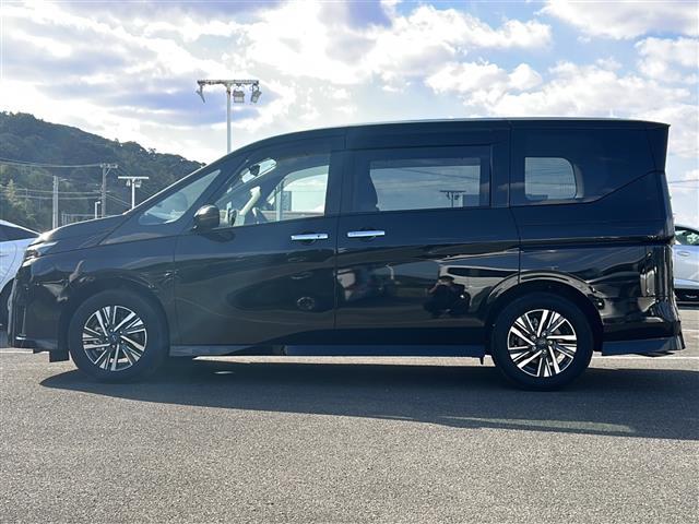 セレナ ｅ－パワー　ハイウェイスターＶ　純正１２．３インチナビ　アラウンドビューモニター　プロパイロット　両側パワースライドドア　エマージェンシーブレーキ　ＬＤＷ　コーナーセンサー　ブラインドスポットモニター　電動パーキングブレーキ（36枚目）