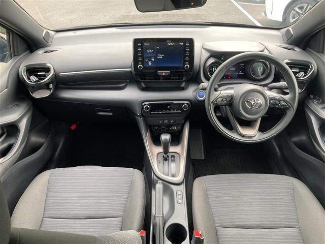 ヤリス ハイブリッドＺ　ワンオーナー　純正ディスプレイオーディオ　バックカメラ　プリクラッシュセーフティ　レーンディパーチャーアラート　オートハイビーム　アダプティブクルーズコントロール　クリアランスソナー　シートヒーター（42枚目）