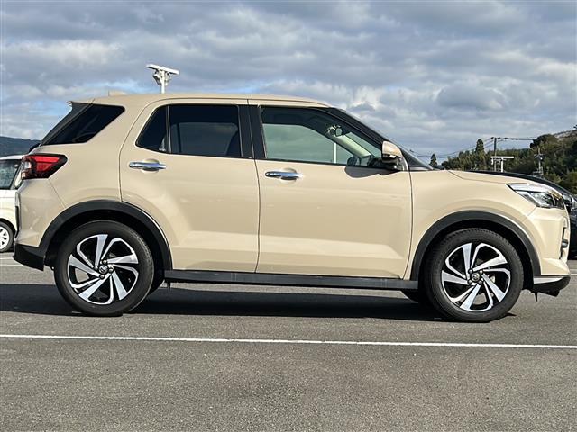 ライズ Ｚ　純正９インチナビ　バックカメラ　ＥＴＣ　シートヒーター　フルセグテレビ　アイドリングストップ　プリクラッシュ　オートライト　Ｂｌｕｅｔｏｏｔｈ　パワーウィンドウ　シングルエアバッグ　プッシュスタート（33枚目）