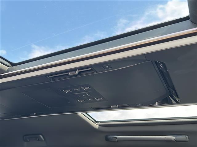 アルファードハイブリッド Z 純正14型ディスプレイオーディオ 純正13.2後席モニター 左右独立ムーンルーフ アドバンストパーキング アドバンストドライブ BSM トヨタセーフティセンス BSM 置くだけ充電 デジタルインナー(2枚目)