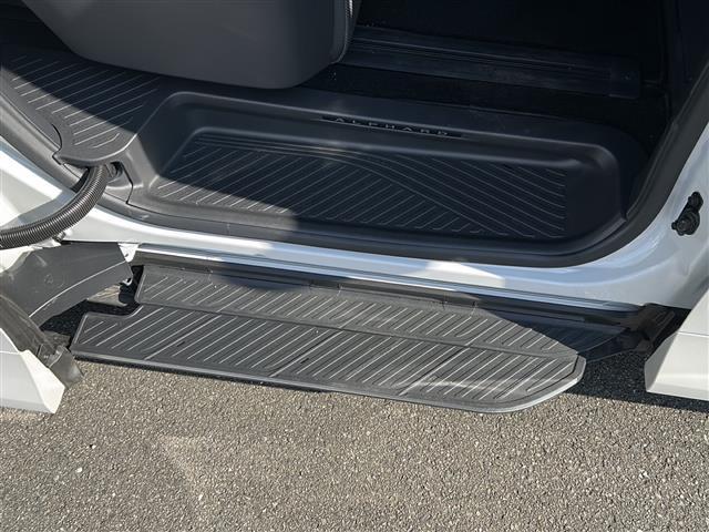 アルファードハイブリッド Z 純正14型ディスプレイオーディオ 純正13.2後席モニター 左右独立ムーンルーフ アドバンストパーキング アドバンストドライブ BSM トヨタセーフティセンス BSM 置くだけ充電 デジタルインナー(26枚目)