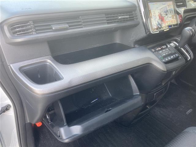 スパーダ ホンダセンシング 衝突軽減ブレーキ/レーンキープアシスト/先行車追従クルコン/両側パワスラ/純正インターナビ/DVD/Bluetooth/フルセグ/バックカメラ/純正エンスタ/ワイパーディアイサー/アイドリングストップ(22枚目)