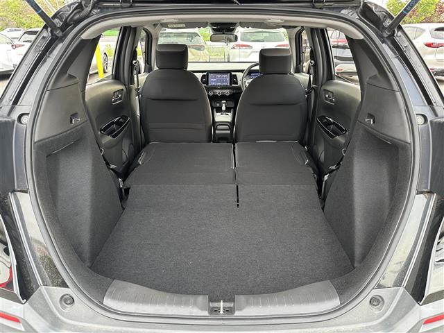フィット クロスター　４ＷＤ純正エンジンスターター寒冷地仕様純正メモリナビ（ＡＭ／ＦＭ／フルセグ／Ｂｌｕｅｔｏｏｔｈ）電動パーキングブレーキレーダークルコン社外ホイールスタッドレス車載（24枚目）