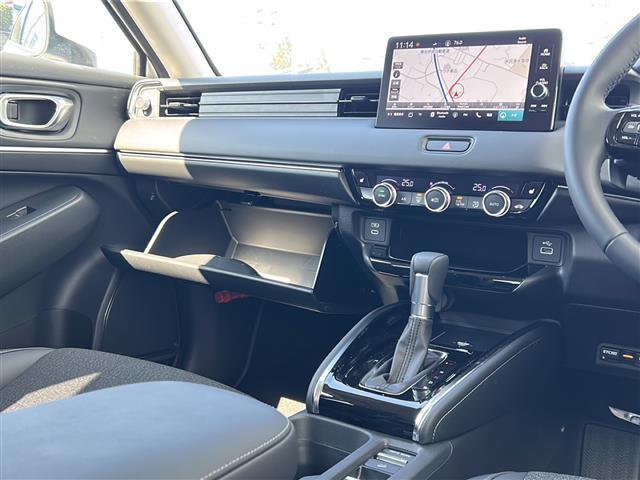 ヴェゼル e:HEV Z ホンダセンシング/クルコン/BSM/寒冷地仕様/前後コーナーセンサー/電動リアゲート/バックカメラ/純正コネクトディスプレイオーディオ/LEDオートライト/フォグランプ/ハーフレザーシ(9枚目)