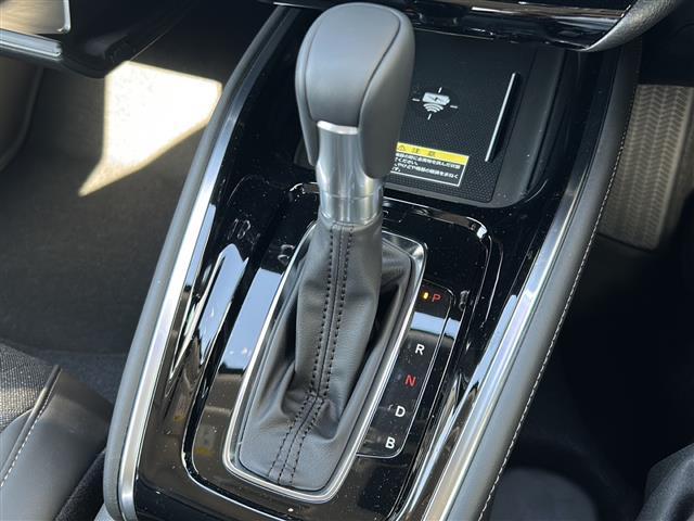 ヴェゼル e:HEV Z ホンダセンシング/クルコン/BSM/寒冷地仕様/前後コーナーセンサー/電動リアゲート/バックカメラ/純正コネクトディスプレイオーディオ/LEDオートライト/フォグランプ/ハーフレザーシ(15枚目)