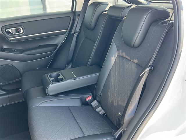 ヴェゼル e:HEV Z ホンダセンシング/クルコン/BSM/寒冷地仕様/前後コーナーセンサー/電動リアゲート/バックカメラ/純正コネクトディスプレイオーディオ/LEDオートライト/フォグランプ/ハーフレザーシ(26枚目)