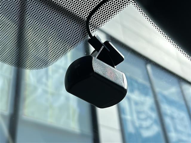 セレナ ハイウェイスターV プロパイロット/BSM/全方位/純正ナビ/ワンオーナー/ドラレコ/クルコン/コーナーセンサー/両側パワースライドドア/LEDオートライト/フォグランプ//デジタルインナーミラー/電動パーキングブレーキ(3枚目)