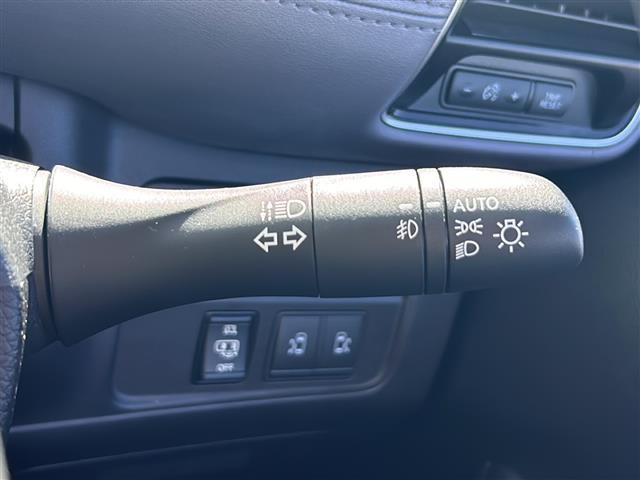 セレナ ハイウェイスターV プロパイロット/BSM/全方位/純正ナビ/ワンオーナー/ドラレコ/クルコン/コーナーセンサー/両側パワースライドドア/LEDオートライト/フォグランプ//デジタルインナーミラー/電動パーキングブレーキ(11枚目)