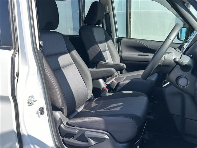 セレナ ハイウェイスターV プロパイロット/BSM/全方位/純正ナビ/ワンオーナー/ドラレコ/クルコン/コーナーセンサー/両側パワースライドドア/LEDオートライト/フォグランプ//デジタルインナーミラー/電動パーキングブレーキ(20枚目)