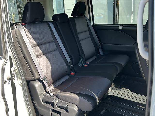 セレナ ハイウェイスターV プロパイロット/BSM/全方位/純正ナビ/ワンオーナー/ドラレコ/クルコン/コーナーセンサー/両側パワースライドドア/LEDオートライト/フォグランプ//デジタルインナーミラー/電動パーキングブレーキ(21枚目)