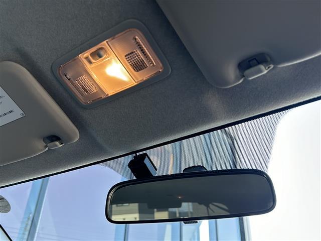 パッソ Ｘ　Ｌパッケージ　禁煙車／純正オーディオ／ＥＴＣ／社外アルミ／横滑り防止装置／アイドリングストップ／社外フロアマット／電動格納ミラー／ドアバイザー／リモコンキー／冬タイヤ車載（１６５／６５／Ｒ１４）５ｍｍ（4枚目）