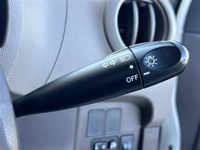 パッソ Ｘ　Ｌパッケージ　禁煙車／純正オーディオ／ＥＴＣ／社外アルミ／横滑り防止装置／アイドリングストップ／社外フロアマット／電動格納ミラー／ドアバイザー／リモコンキー／冬タイヤ車載（１６５／６５／Ｒ１４）５ｍｍ（12枚目）