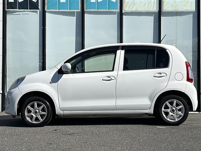 パッソ Ｘ　Ｌパッケージ　禁煙車／純正オーディオ／ＥＴＣ／社外アルミ／横滑り防止装置／アイドリングストップ／社外フロアマット／電動格納ミラー／ドアバイザー／リモコンキー／冬タイヤ車載（１６５／６５／Ｒ１４）５ｍｍ（28枚目）