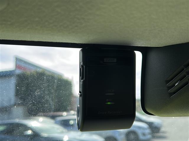 ジムニー XC デュアルカメラ/クルコン/純ナビ/ドラレコ/レーンキープアシスト/横滑り防止装置/バックカメラ/LEDオートライト/フォグランプ/ステアリングスイッチ/DNシートヒーター/純正AW/スペアキー(3枚目)