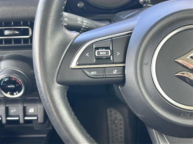 ジムニー XC デュアルカメラ/クルコン/純ナビ/ドラレコ/レーンキープアシスト/横滑り防止装置/バックカメラ/LEDオートライト/フォグランプ/ステアリングスイッチ/DNシートヒーター/純正AW/スペアキー(8枚目)